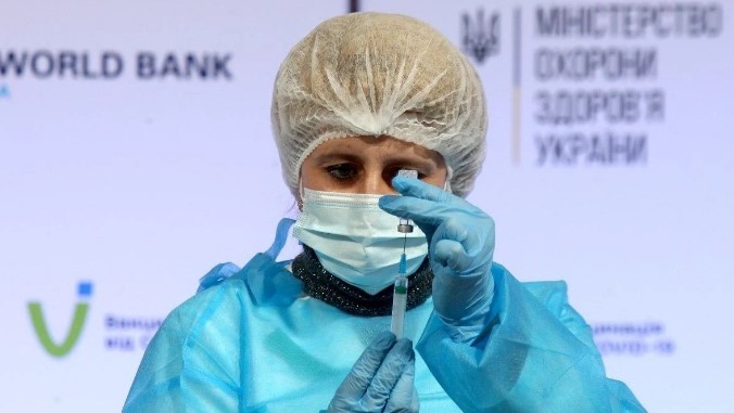 Киев решил расторгнуть контракт по поставкам вакцин Covishield и Novavax