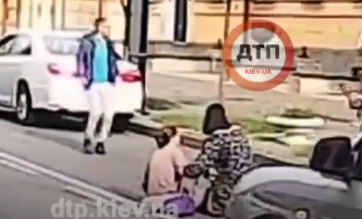 В Киеве Hyundai сбил студентку, спешившую на пары: момент ДТП попал на видео