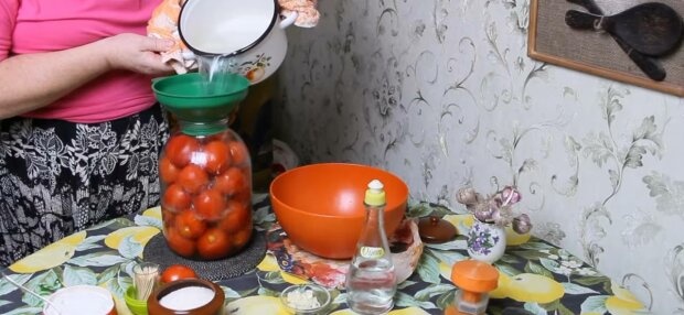 Маринад для помидоров с водкой: необычный вкус закуски на зиму