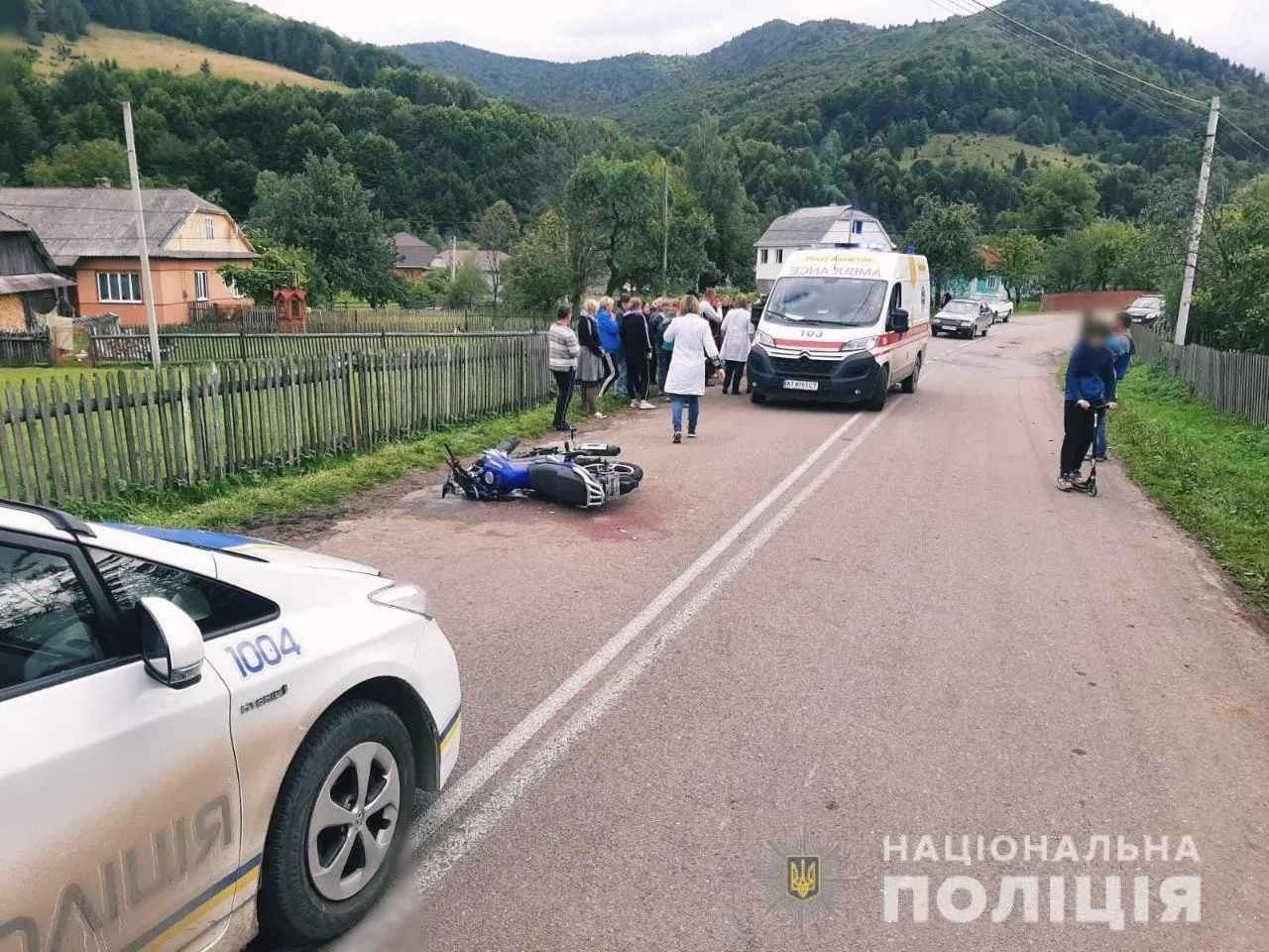 16-летний мотоциклист сбил двух девушек: подробности ДТП на Прикарпатье