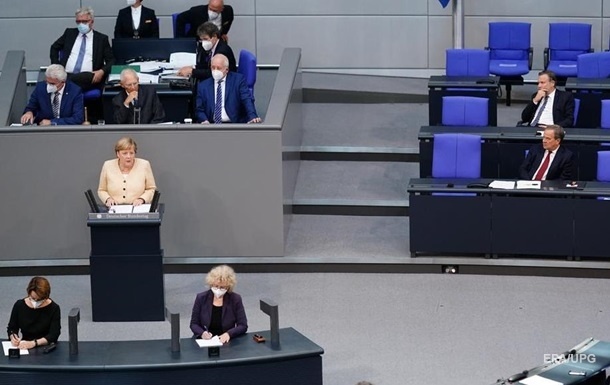 Меркель в последний раз выступила перед Бундестагом в преддверии парламентских выборов