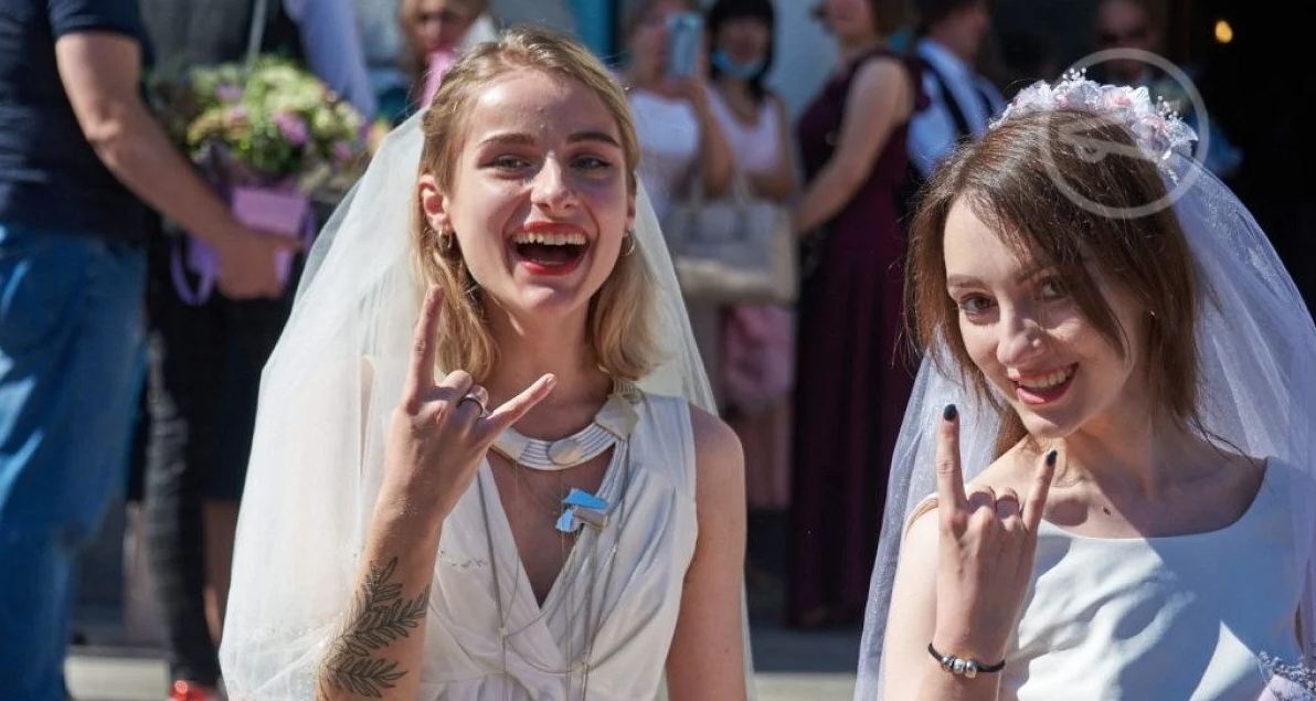 Две девушки сыграли свадьбу в Харькове
