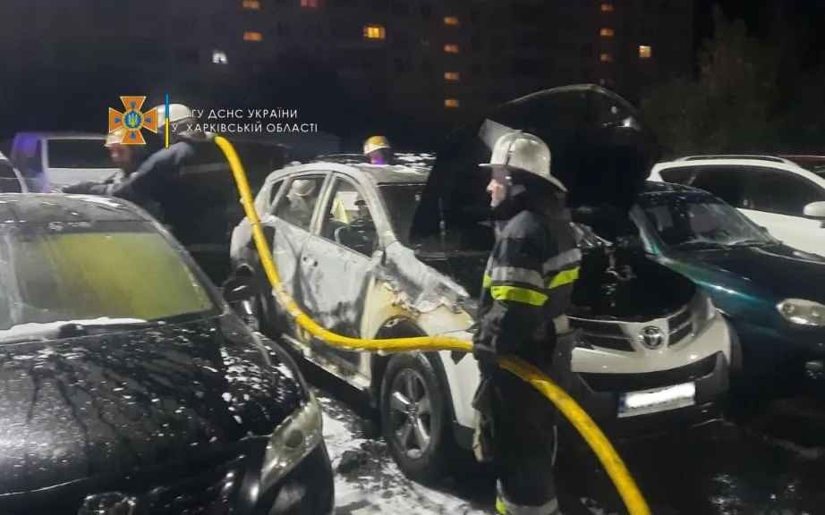 В Харькове сгорел автомобиль крупного полицейского начальника