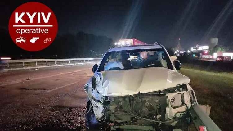 В Киеве пьяный работник СТО разбил Toyota Land Cruiser клиента