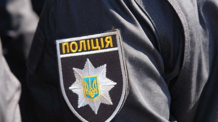 В Черновцах вооруженный мужчина расстрелял авто с детьми