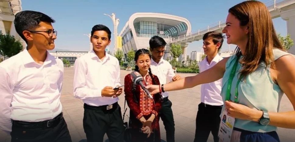 Девушкам и парням запретили сидеть рядом, а иначе арест: новые правила жизни в Туркменистане