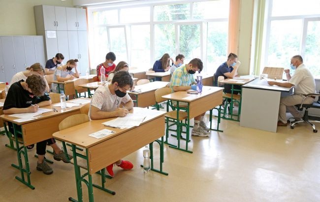 Карантин в школах Украины: в каких случаях учеников отправят по домам
