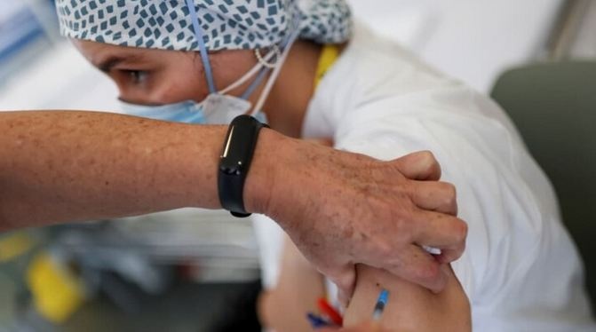 Украинцам назвали ранее недооцененную вакцину от коронавируса: у нее есть преимущество перед Pfizer
