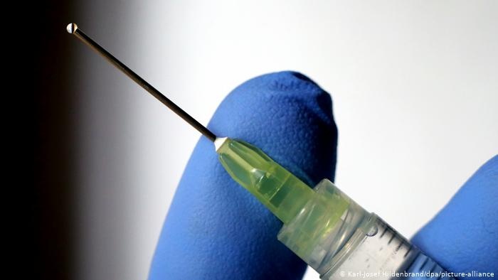Вакцинация против COVID-19: сколько украинцев по медицинским показаниям не могут сделать прививку