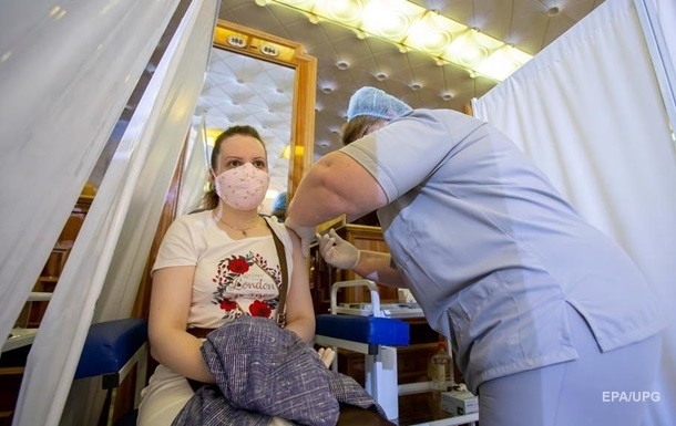 В Украине за сутки прививки от коронавируса получили 119 378 человек