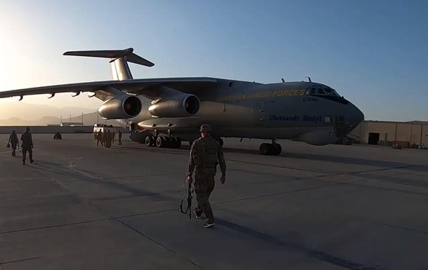 Талибы хотели отобрать украинский самолет во время эвакуационной операции - New York Times