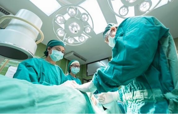 Львовские мужчины чаще делают липосакцию, чем женщины, - пластический хирург