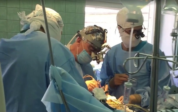 Гвозди, шурупы, гайки: врачи удалили из желудка мужчины килограмм металлических предметов