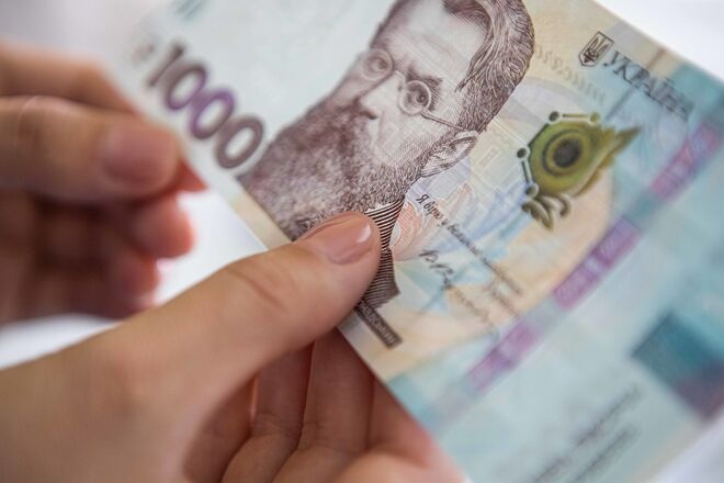 Подавляющее большинство украинцев, которые ищут работу, готовы получать зарплату в конверте
