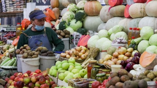 Украинцев в ближайшее время ожидает новая стоимость продуктов питания