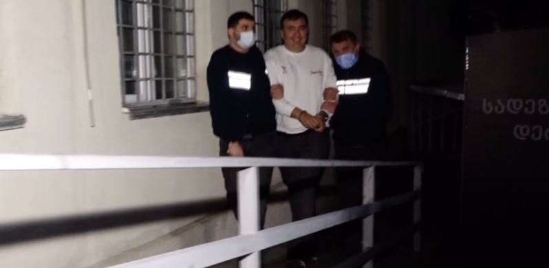 Тяжело ходить и трудно говорить: пришли вести из СИЗО о состоянии Саакашвили