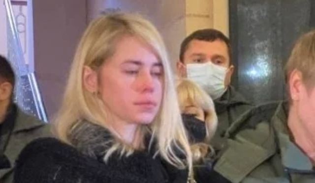 Похороны Полякова чуть не закончились скандалом: у гроба встретились жена и Анна Скороход