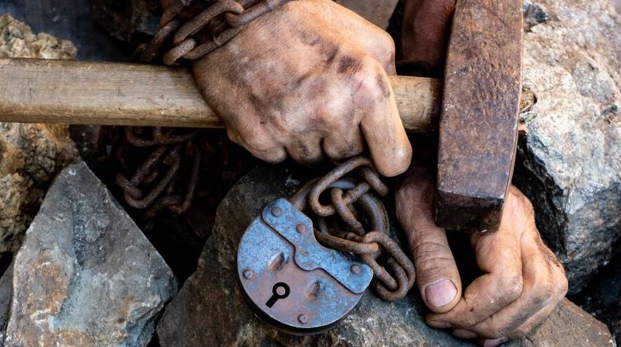 Случайный попутчик продал ехавших в Крым москвичей в рабство