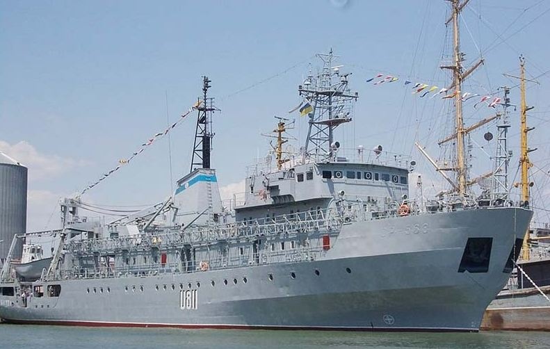 Потерпевший крушение корабль ВМФ Украины доставлен в Одессу