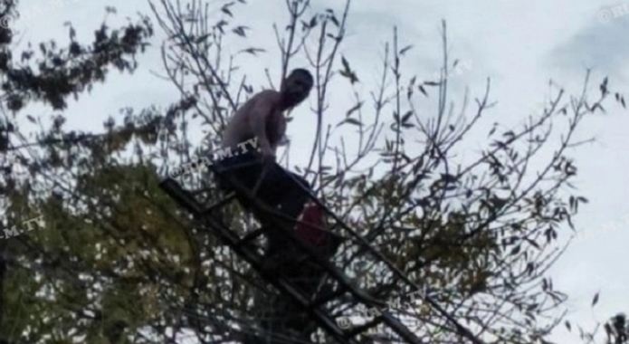 "Суицидник"-шантажист заставил повозиться спасателей и жителей многоэтажки в Мелитополе