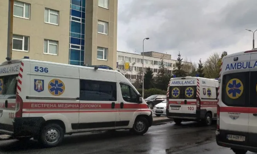 В Киеве женщина выпрыгнула из окна COVID-отделения больницы