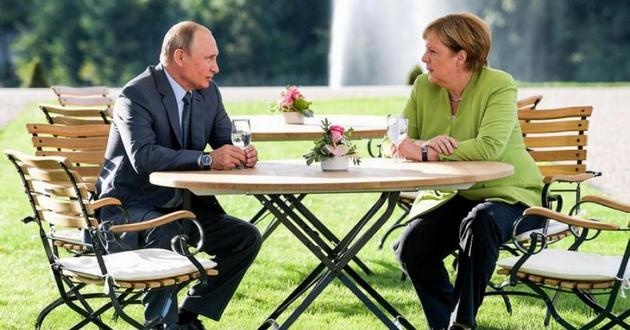 Меркель озвучила Путину план диалога по Донбассу