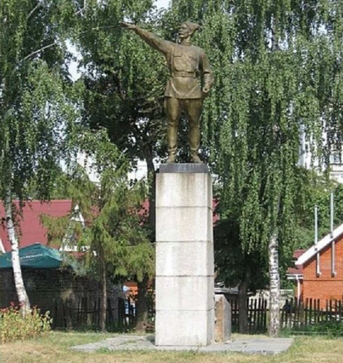 памятник Чапаевской дивизии