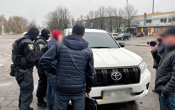 Прогнили насквозь: на Днепропетровщине задержаны 11 полицейских за взятки и вымогательство