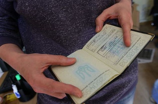 В Украине отменили обязательный штамп в паспорте: как зарегистрировать место жительства