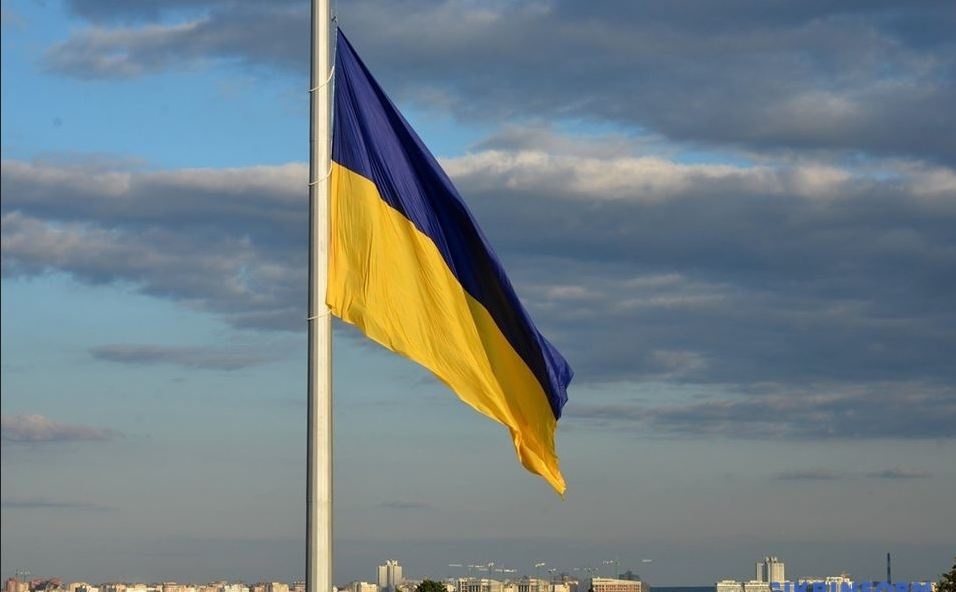 В Виннице пьяный россиянин снял с флагштока флаг Украины
