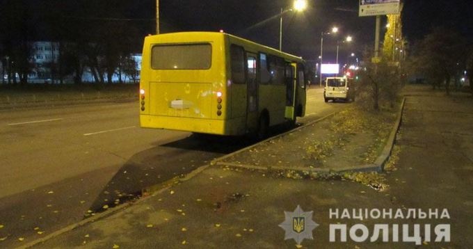 Винничанин выпил и час ездил на угнанном автобусе по Киеву