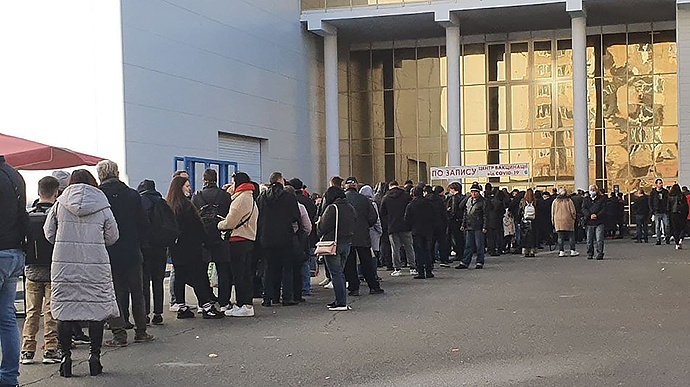 Вакцинация в Украине проходит нелогично и представляет серьезную угрозу - эпидемиолог