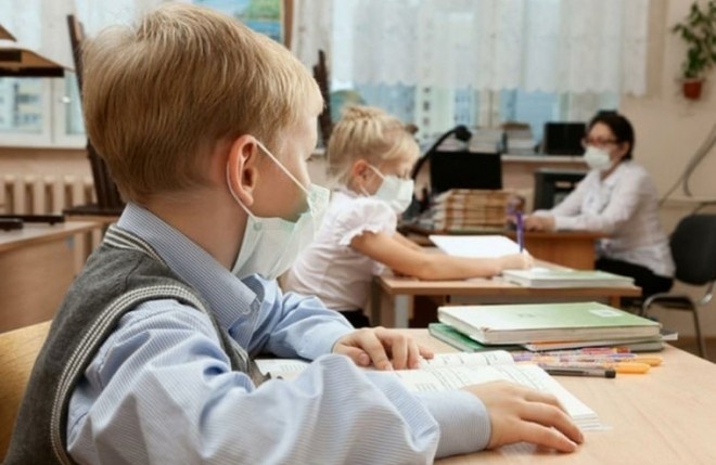 Во Львове отменили дистанционку в школах: когда детей вернут за парты