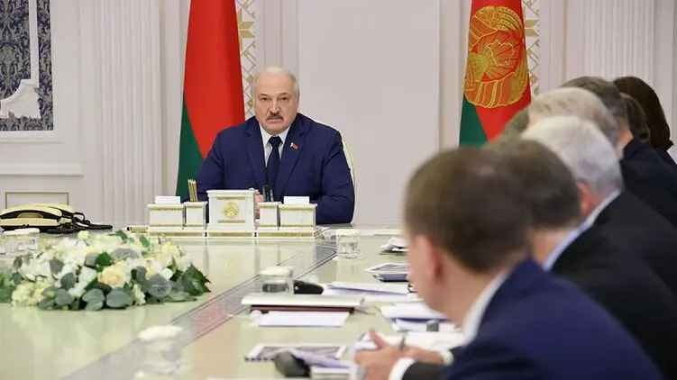 «Мы обогреваем Европу, а они нам еще угрожают": Лукашенко пригрозил перекрытием транзита газа в ЕС