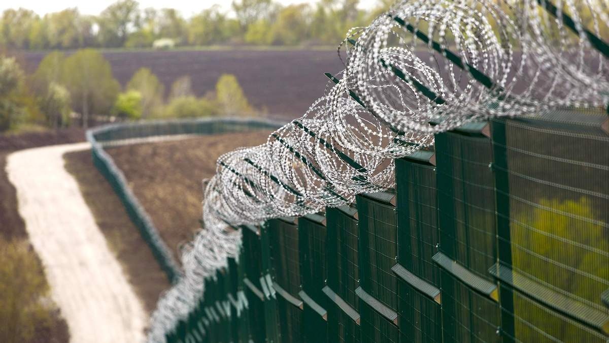 В Украине заговорили о строительстве "стены" на границе с Беларусью