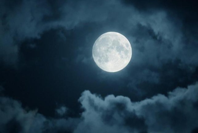 Полнолуние в ноябре: как Луна повлияет на знаки зодиака