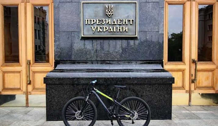 В Офисе президента объяснили почему Владимир Зеленский не появился у Шустера
