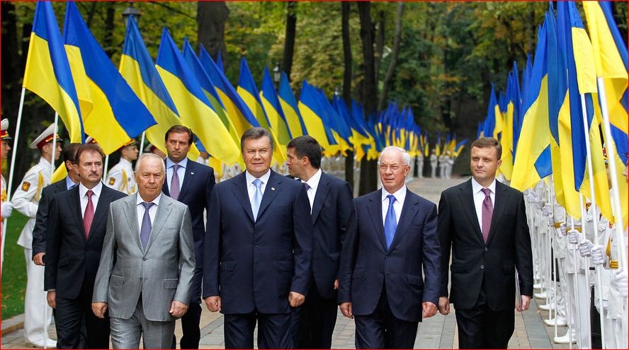 Сбежавшие из Украины: чем занимаются Азаров, Пшонка, Царев и другие соратники Януковича