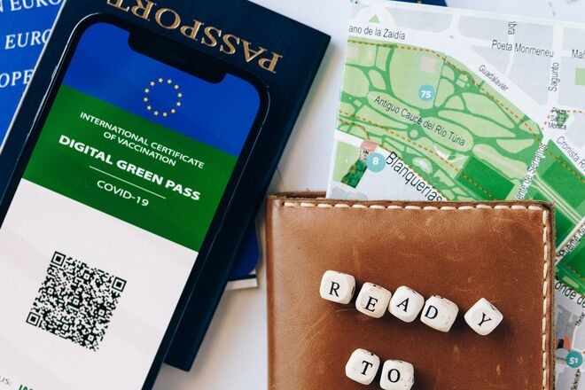 В ЕС готовятся сократить срок действия Covid-сертификатов: чего ждать украинцам