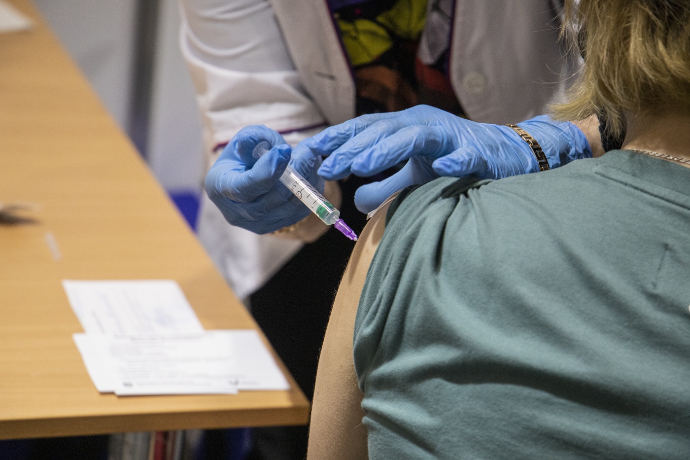 Как можно скорее: США настоятельно просят ускорить вакцинацию украинцев
