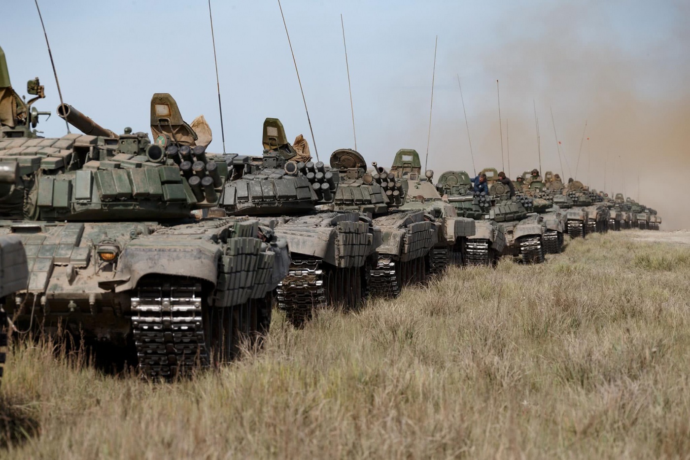 В России прокомментировали статью Bloomberg о возможности вторжения войск в Украину