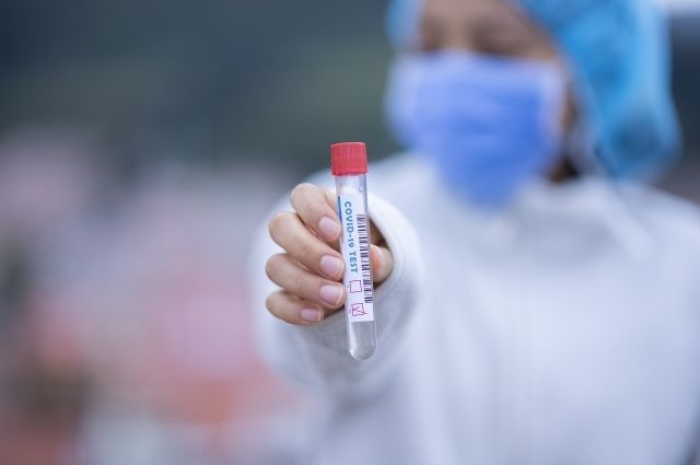 В Украине за день подтвердили почти 12 тысяч новых случаев коронавируса