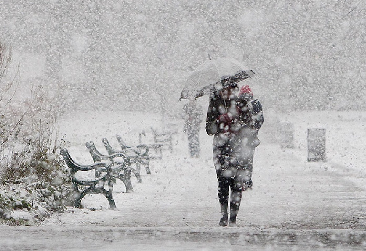 Сильные дожди и снег: прогноз погоды в Украине на сегодня