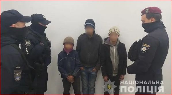 В Ужгороде задержали две банды малолетних: долго грабили и разбойничали на улицах города
