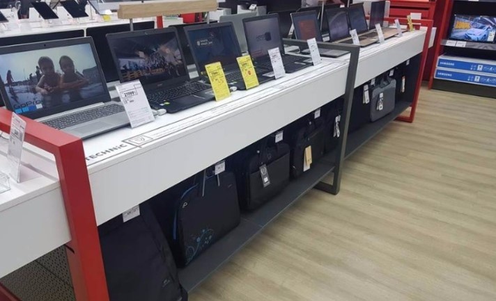 Менеджер по продажам вынес из магазина электроники товара на десятки тысяч гривен