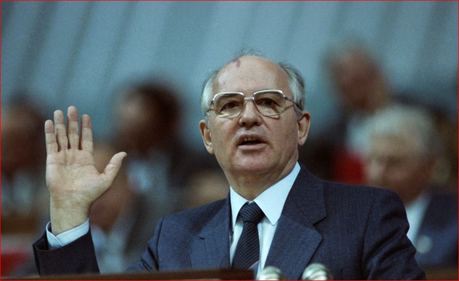 30 лет назад не стало СССР: Горбачев снял с себя полномочия президента