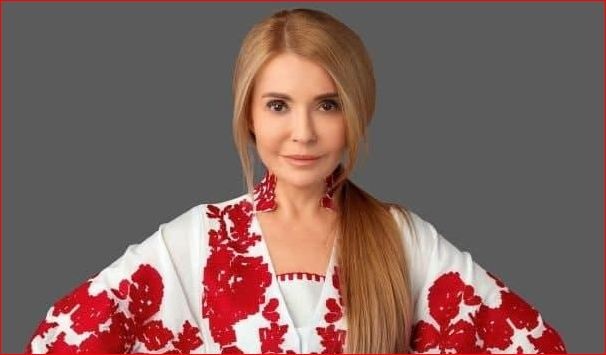 Тимошенко покрасовалась в роскошном платье-вышиванке