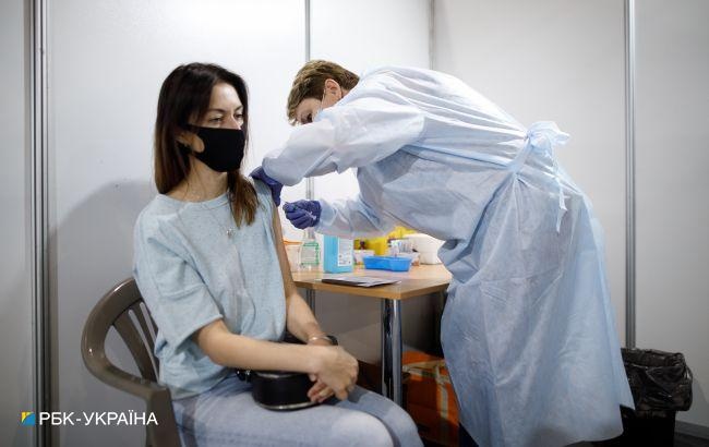 За минувшие сутки украинцы сделали почти 30 тысяч COVID-прививок