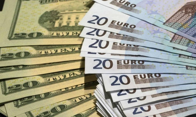 Курс гривны к доллару и евро: прогноз аналитика на неделю