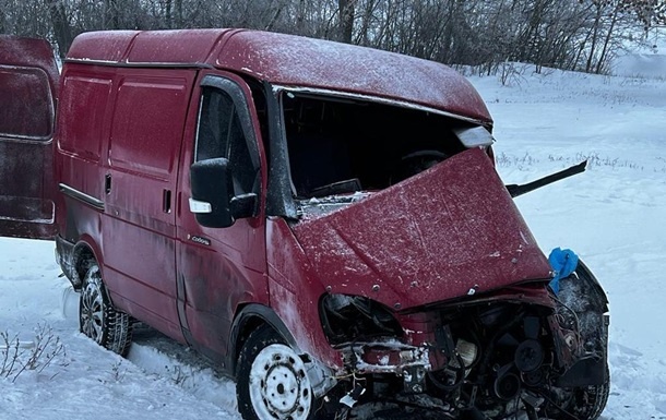 В Харьковской области автомобиль столкнулся с поездом: водитель погиб на месте